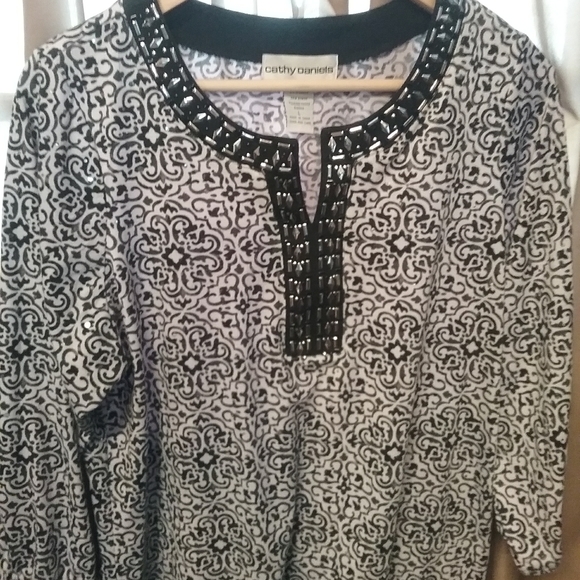 Cathy Daniels black and white tunic with embellished collar - Picture 2 of 7